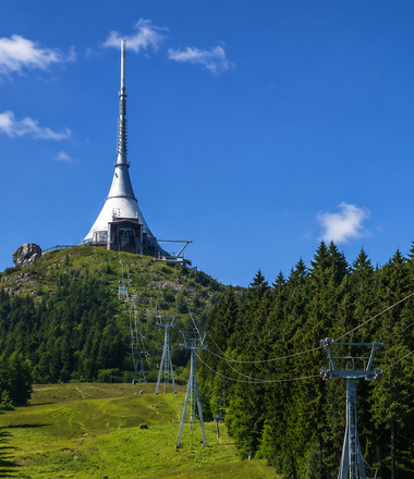 Vzhůru na Ještěd! Jízdenka na lanovku k pobytu zdarma